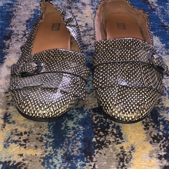 New tried on never worn - Picture 2 of 4